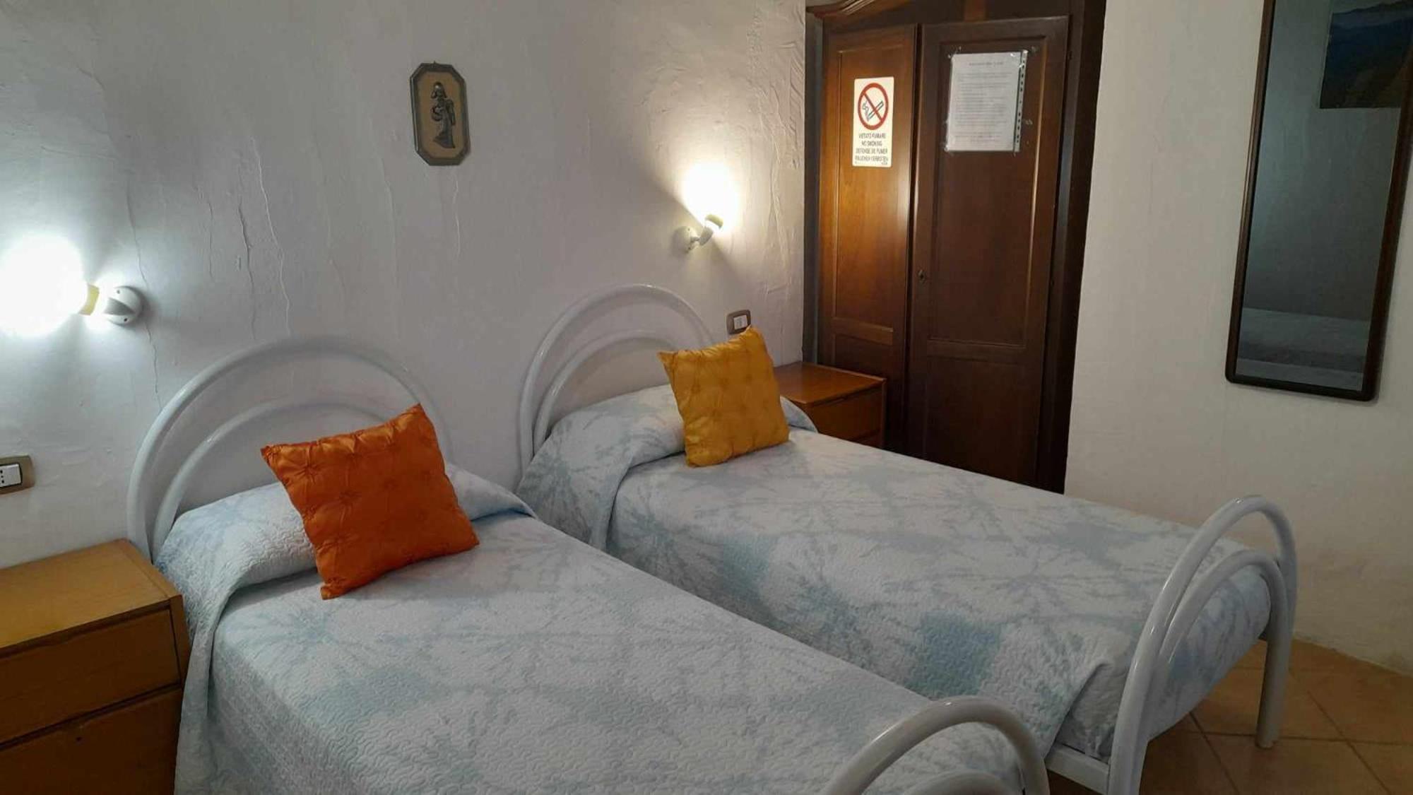 B&B Gli Archi Sìnnai Eksteriør billede